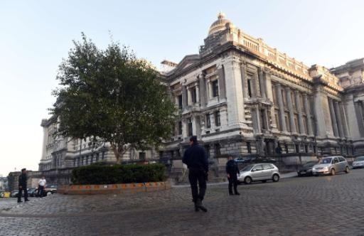 Brussels bomb alert: false alarm at courthouse