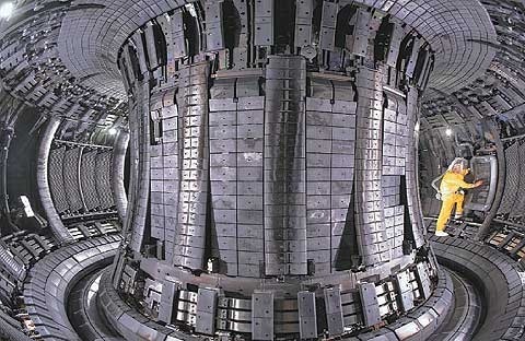 First nuclear fusion reactor by 2080