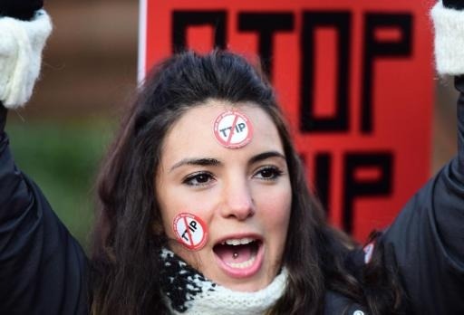 Over 200 protesters call for end to TTIP