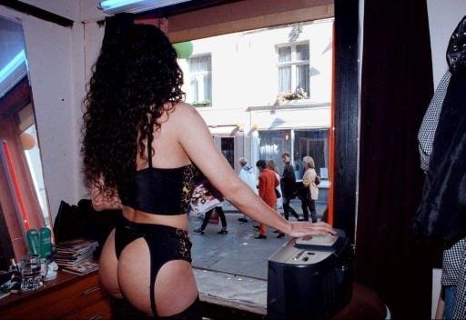 Prostitute sentenced to paying back 23,420 euros to one of her clients