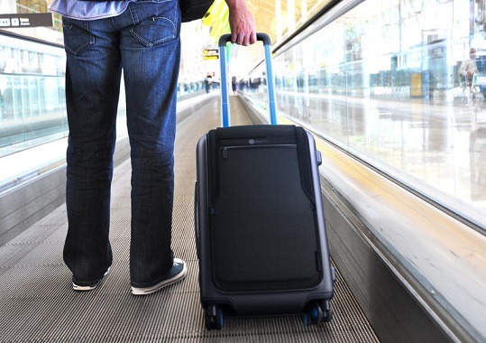 Bluesmart presents world’s first smart connected suitcase and cooperation with Vueling