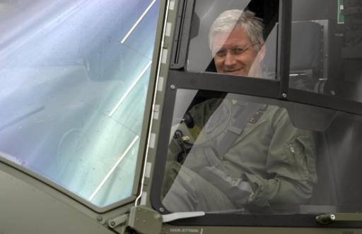 King Philippe flies Belgian army’s new NH90 helicopter