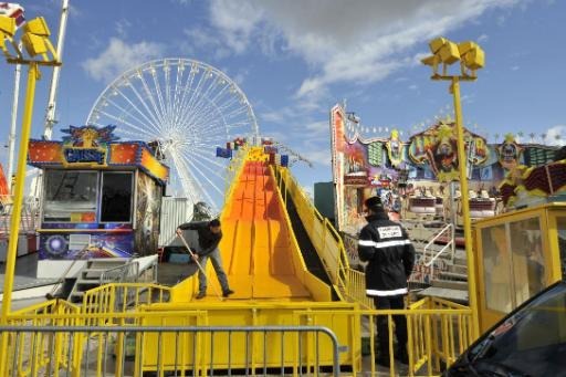 2 men arrested in possession of explosives near a well-known funfair in Paris