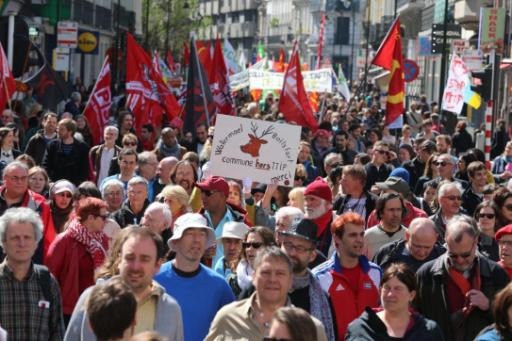 Around 2,000 people protest against the TTIP in Brussels