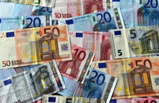 Belgium borrows 2.8 billion euros, 10-year rate stays below 1%