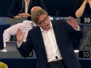 Roaring Verhofstadt vs smiling Tsipras