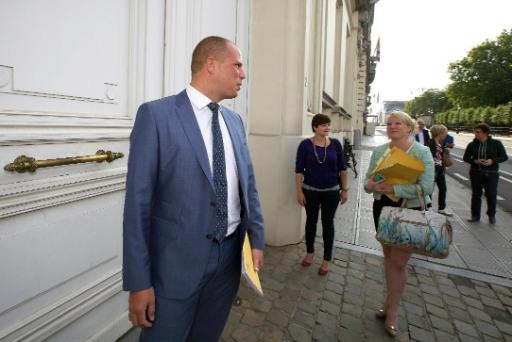 Asylum seekers – A Flemish association wants to talk to Francken about families taking in refugees