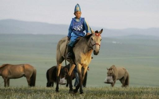 Wednesday: Belgian woman embarks on 1,000 km horse race in Mongolia