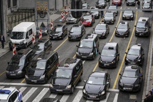 Taxi drivers' protest – convoy of around 400 taxis arrived in front of European institutions