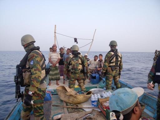 The Léopold I frigate rescues 258 immigrants on board a trafficker’s boat in distress
