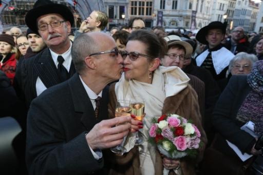 Around 450 couples renew their vows in Antwerp