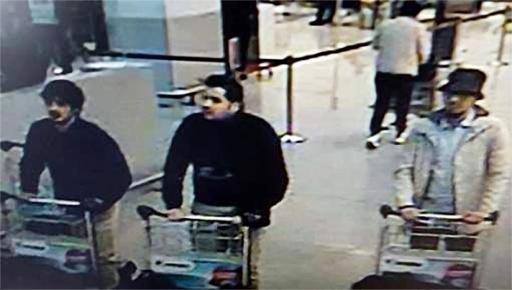 Brussels attacks: Police still looking for the man with the hat