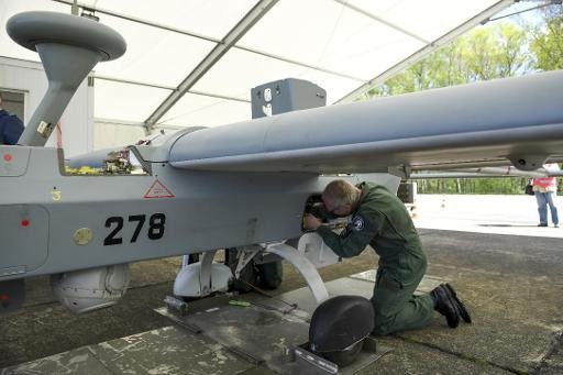 Ministry of Defence demonstrates small reconnaissance drone aircraft: deployment above port of Antwerp
