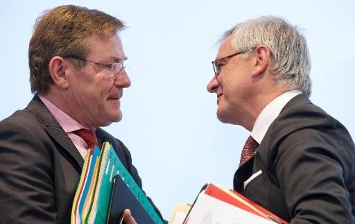 Tax reduction for companies must be made up for elsewhere, warns Peeters