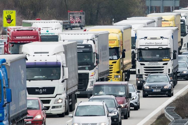 Truck producers in Europe sentenced to pay record fine for price collusion