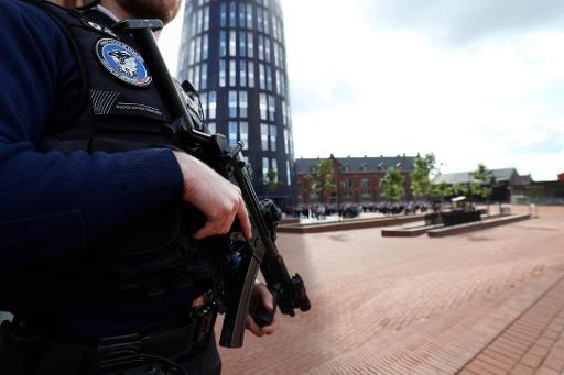 Charleroi machete attack - both policewomen out of hospital