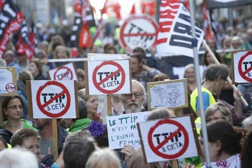 Rue de la Loi swarms with TTIP and CETA protesters against transatlantic free trade