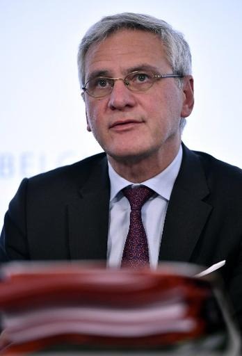 Peeters envisages removal of sales waiting period
