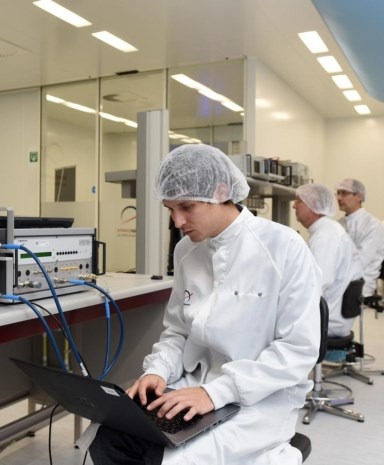 New clean room for Antwerp Space equipment