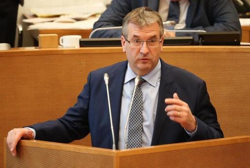 Walloon decree on multiple central and local government positions: minister-mayor conundrum rumbles on