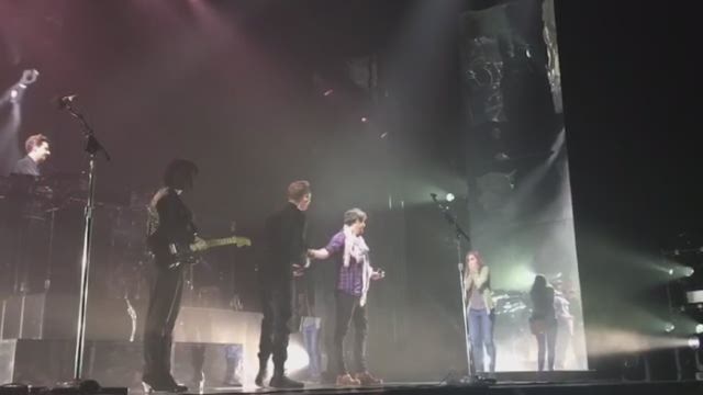 Marriage proposal at 'The xx' concert in Brussels