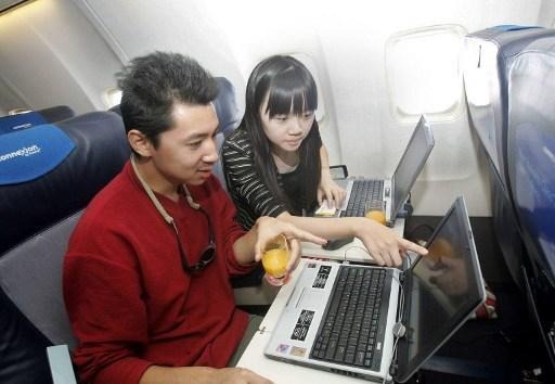 US preparing to ban computers on all flights