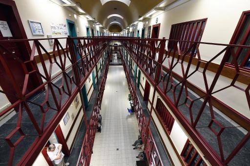 Unions refuse to rush into agreement on minimum service in prisons
