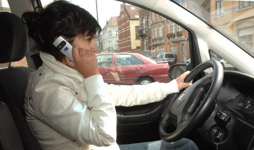 One third of young drivers use phone behind the wheel, new report says