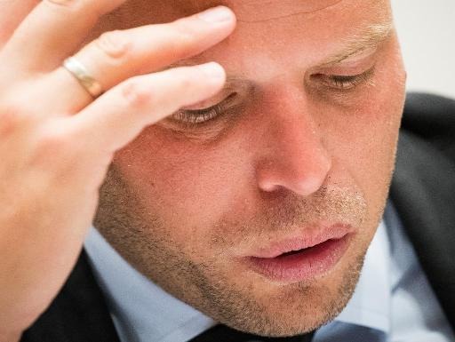 Francken neglects privacy in asylum policies