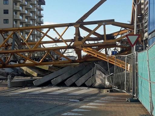 Nieuwpoort storm: inquiry opened after crane falls causing one death