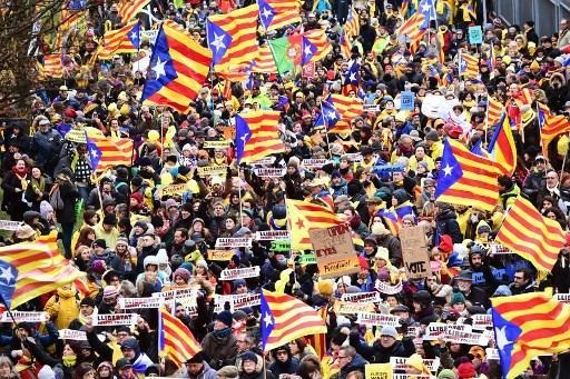 Demonstrator states, “I want an independent Catalonia to stay in the European Union