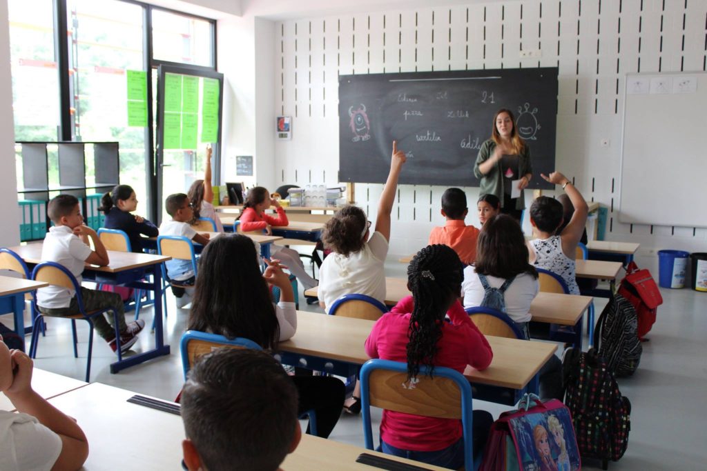 Flanders: multilingualism in schools contravenes Linguistic Law