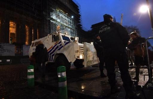 New Year: stones thrown at police and fire crews and incidents at Anderlecht