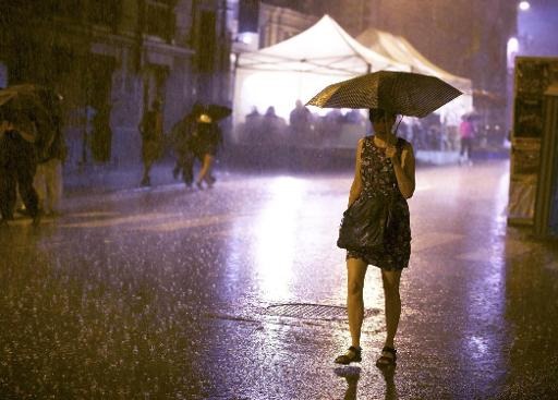 High risk of thunderstorms throughout the country