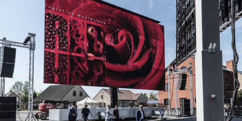 Belgian company develops the largest transportable screen in the world
