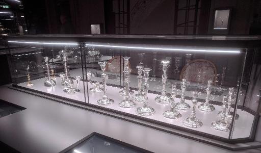Flemish Tourism Minister visits new diamond museum in Antwerp