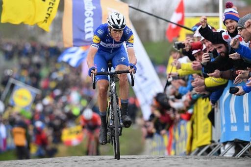 Dutchman Niki Terpstra wins the Tour of Flanders, Philippe Gilbert 3rd