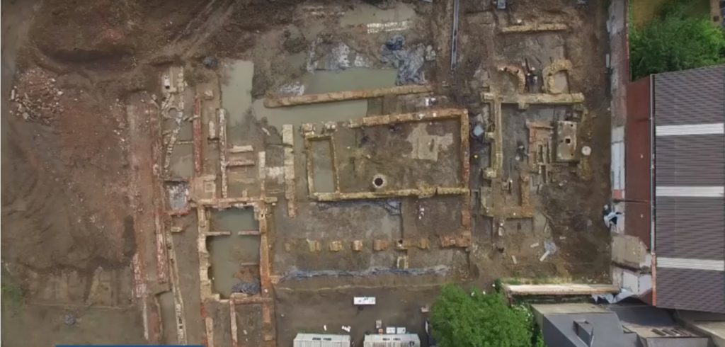 300 medieval skeletons and artefacts dug up in Ypres
