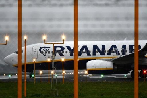 Ryanair: Unions in four countries repeat strike threat