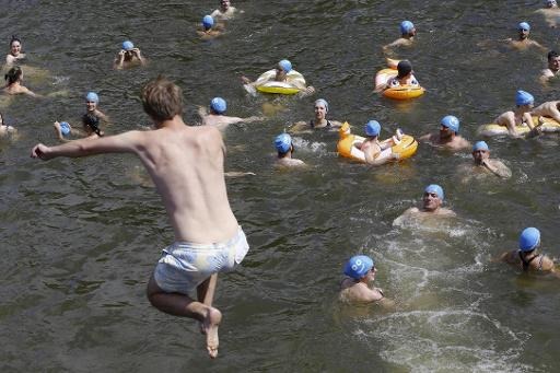 Big Jump: 1,600 people jump into open water for environmental awareness