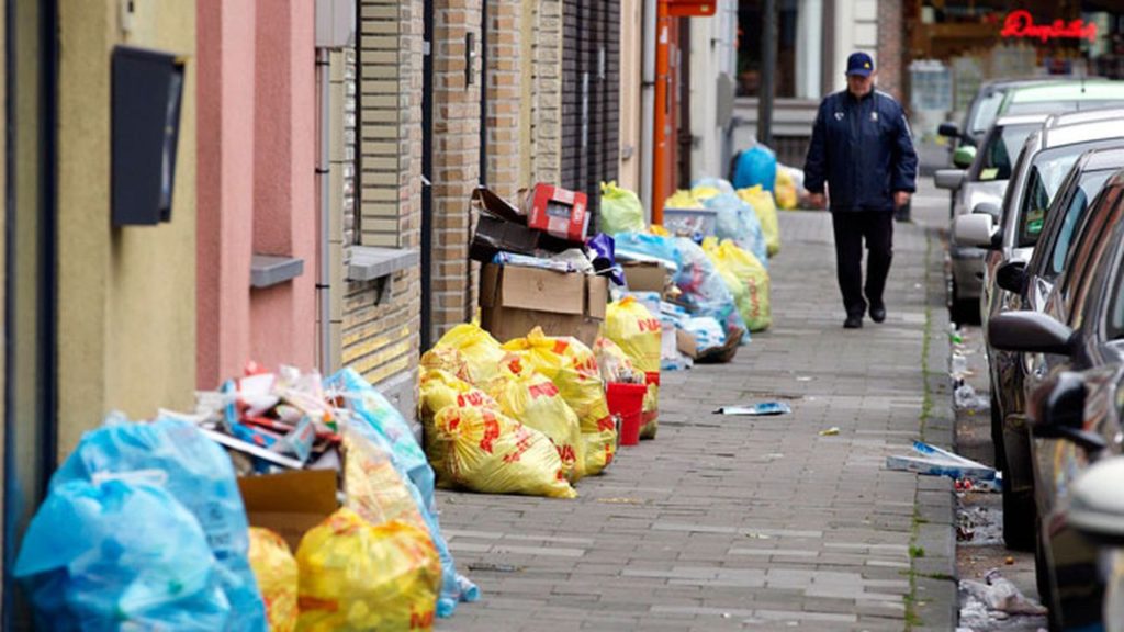 Rubbish collection strike goes on in Ghent