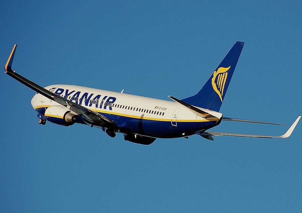 Greek fighter jets escort Ryanair flight after bomb threat