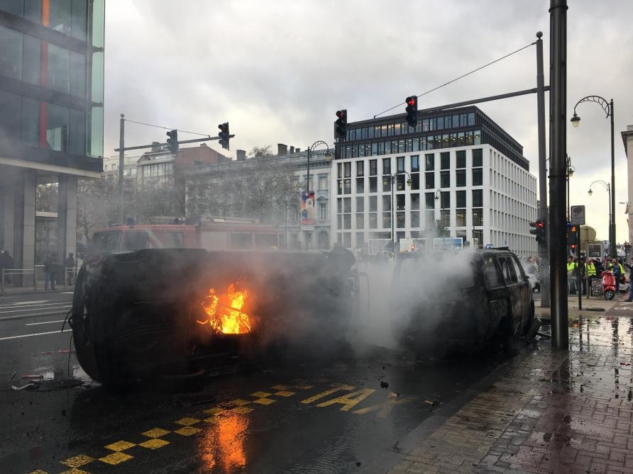 Yellow Vests march in Brussels – water cannon, 12 police injured, 82 arrests