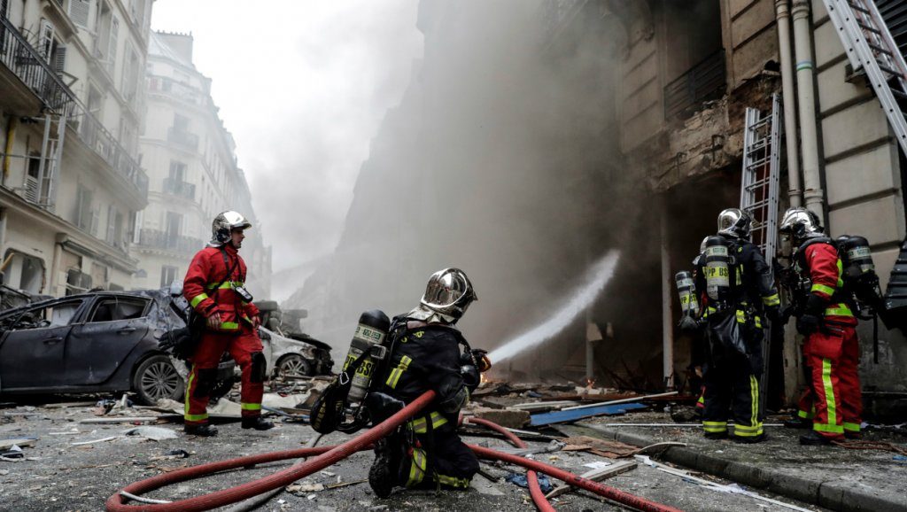 Brussels firemen pay tribute to colleagues killed in Paris bakery fire
