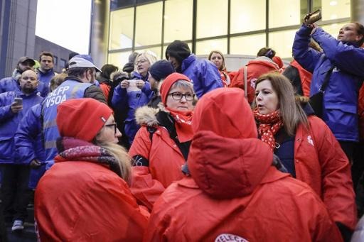 Nearly 2,000 strikers outside Proximus towers