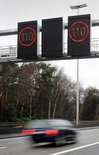 Seven drivers out of ten don't respect dynamic speed limit display panels
