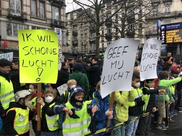 French-speaking students join with Flemish to march for the climate