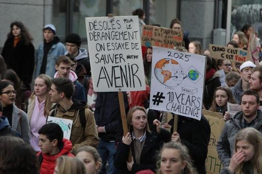 About 5,000 students march for the climate in Brussels