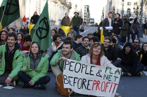 Climate activists will remain on Place du Trône until Tuesday’s parliamentary discussions