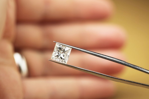 Largest diamond polishing company threatened bankruptcy